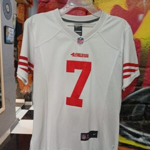 camiseta blanca marca Nike del jugador Colin Kaepernick San Francisco 49ers NFL. 